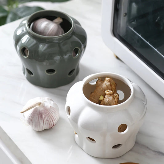 🧄 Creative Ceramic Garlic Storage Jar – Ventilated Kitchen Organizer