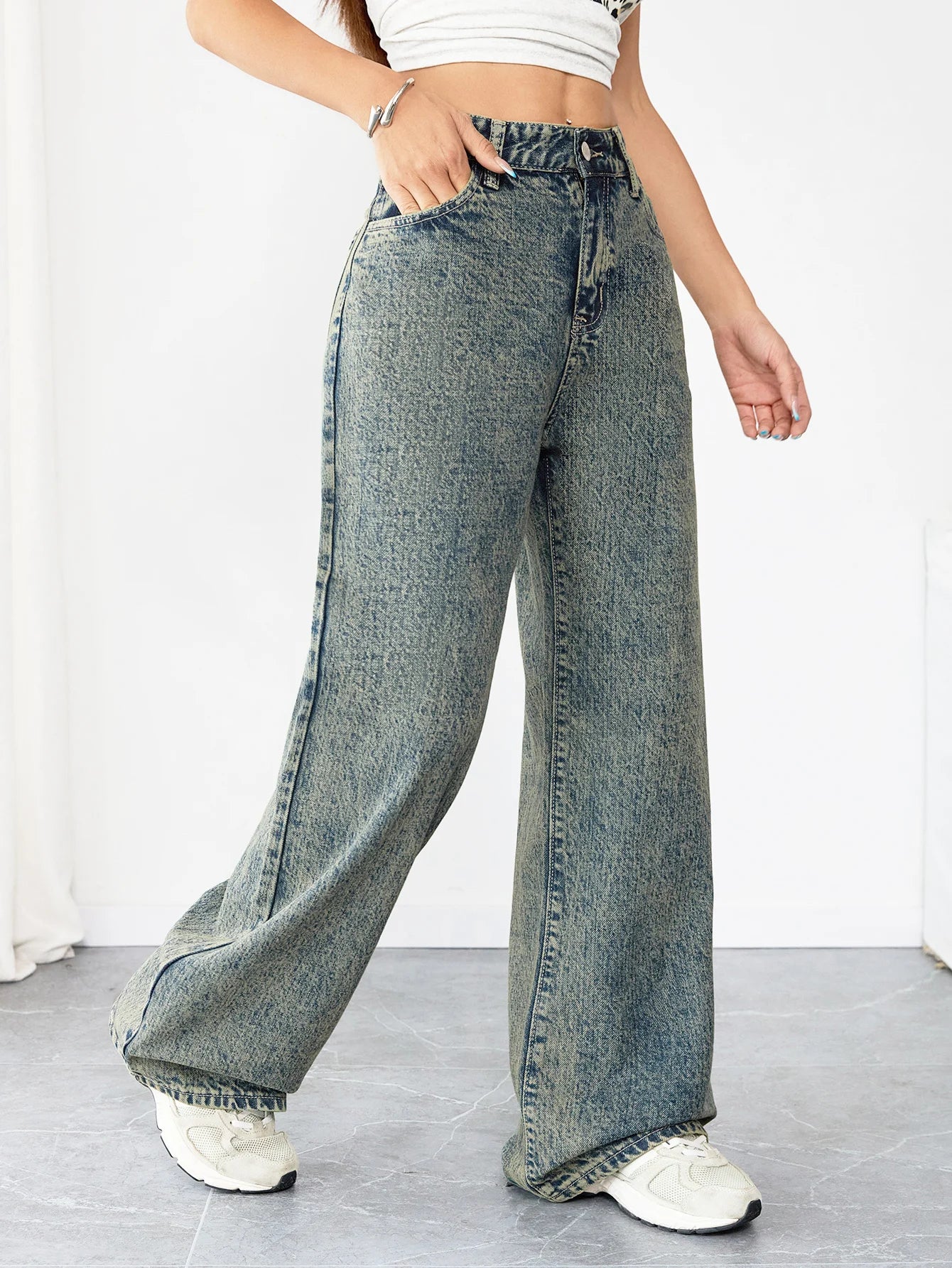 👖 Chic Wide-Leg Vintage Denim Jeans ✨