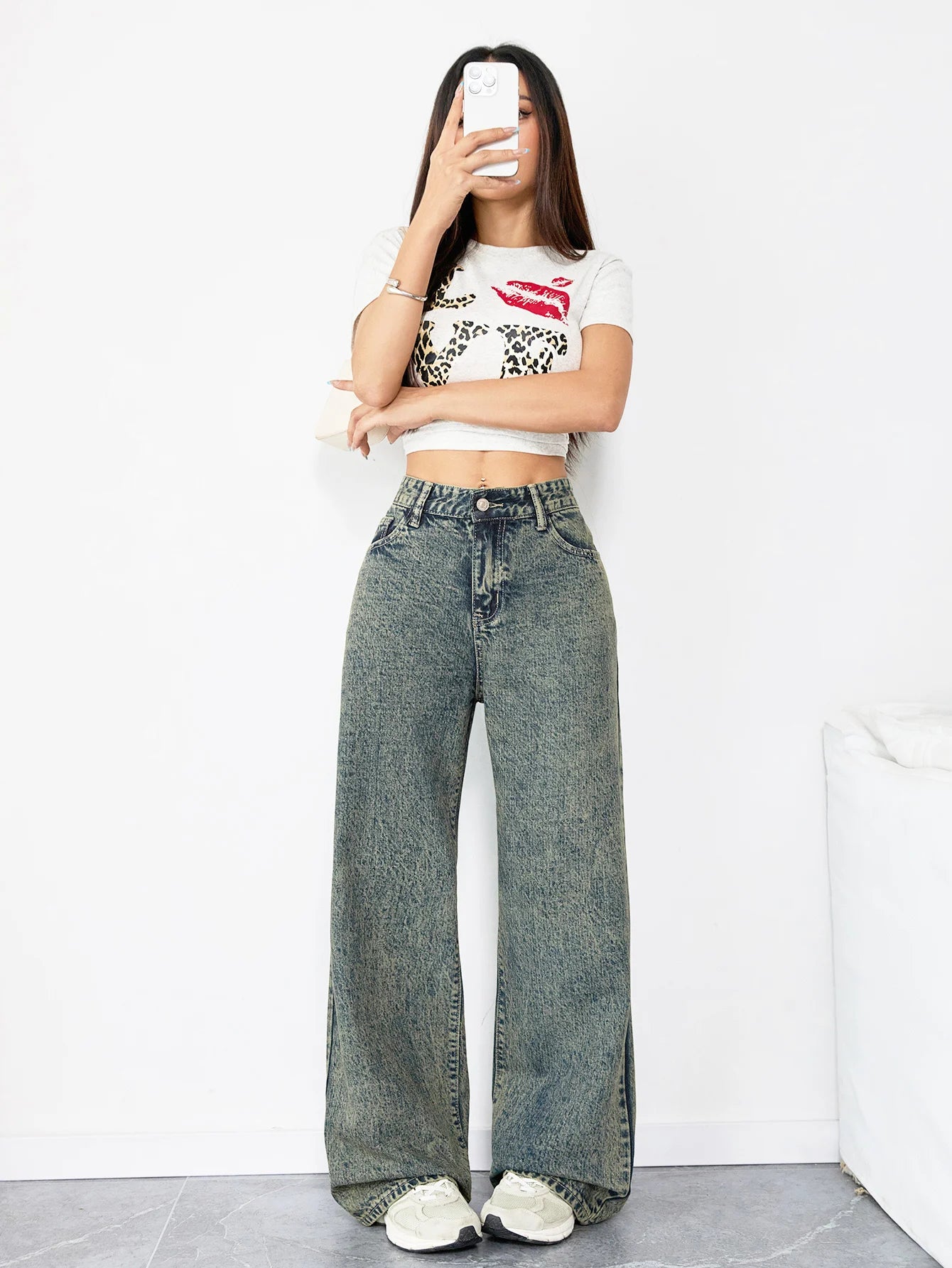 👖 Chic Wide-Leg Vintage Denim Jeans ✨