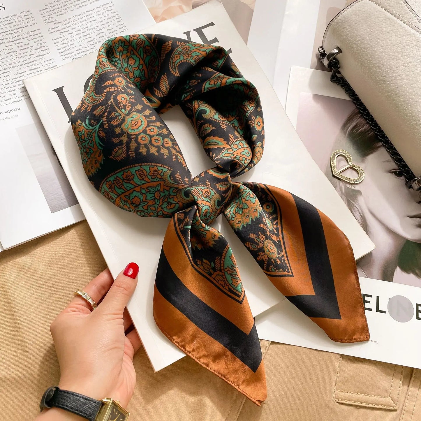 Women’s Luxury Cat Print Silk Square Scarf (70cm)
