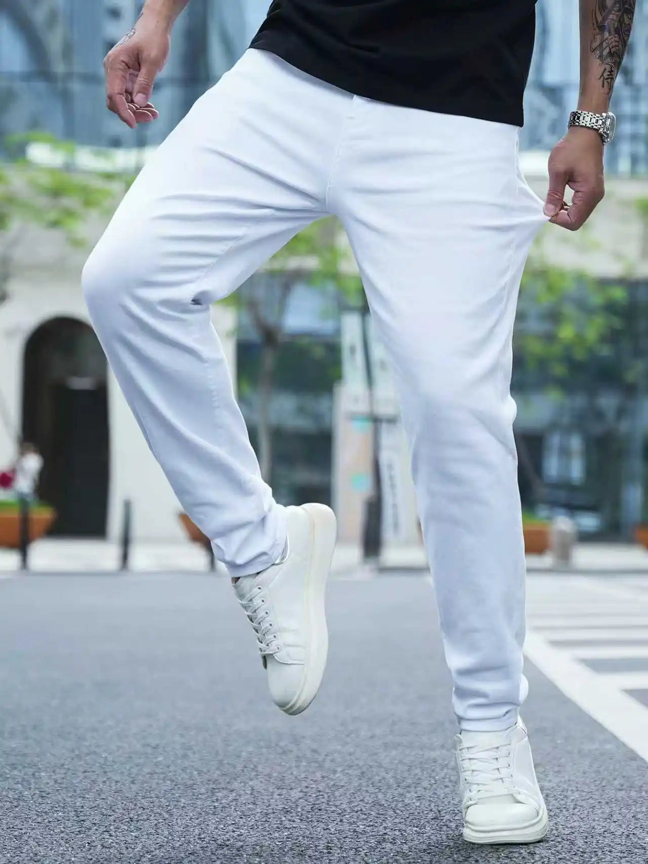 👖✨ Men’s Slim Fit White Stretch Denim Pants – All Season Comfort