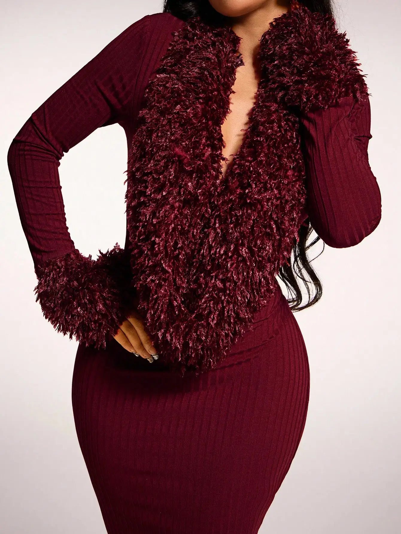 🍷 Burgundy Faux Fur Mermaid Maxi Dress – Elegant Evening Party Wear