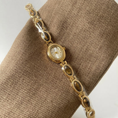 Elegant Oval Women Quartz Watch | Slim Alloy Strap Fashion Wristwatch ⌚✨