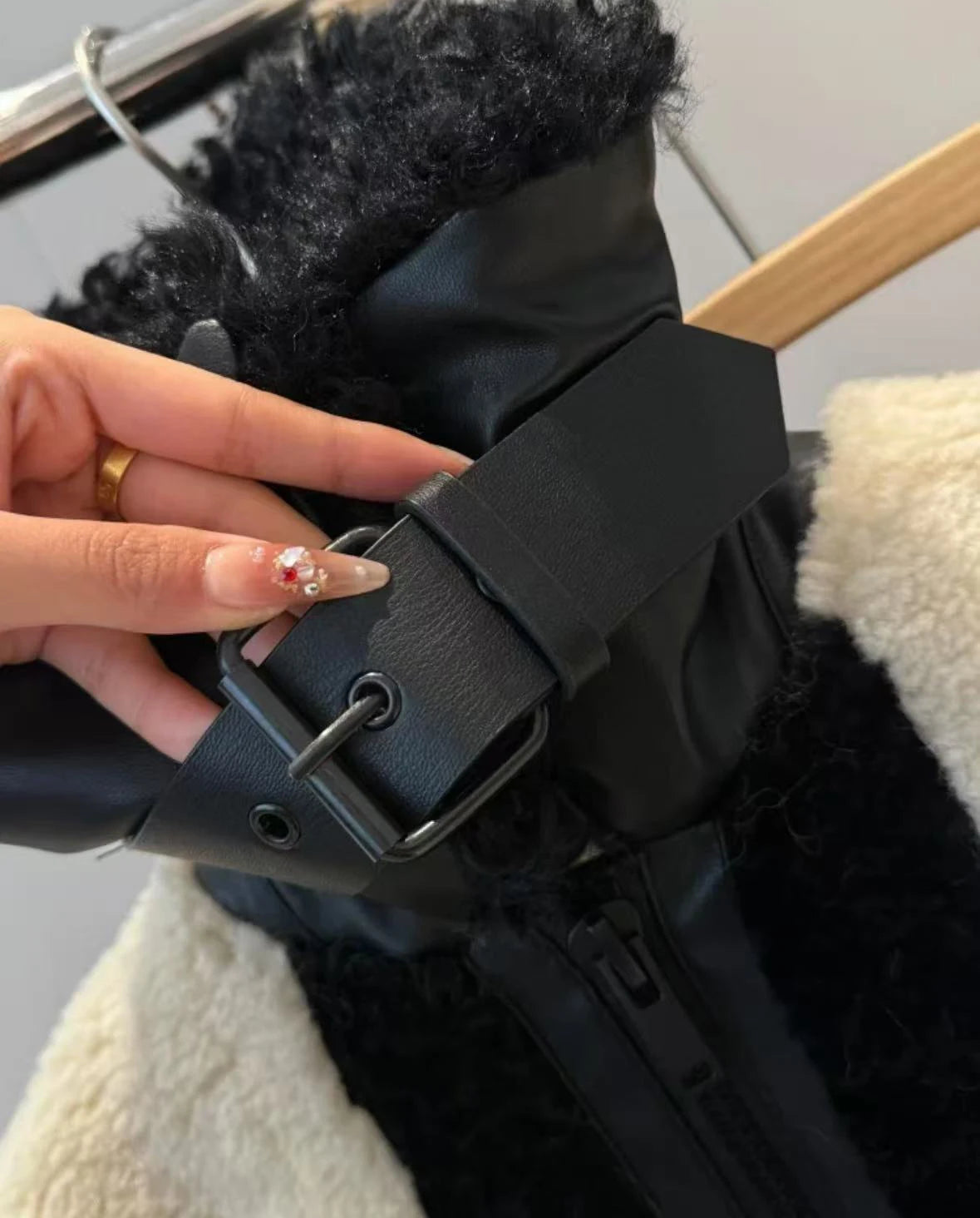 🧥 Women’s Fur Patchwork Jacket – Thick Winter Streetwear Coat