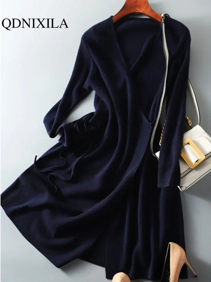 👗 Elegant V-Neck Midi Dress