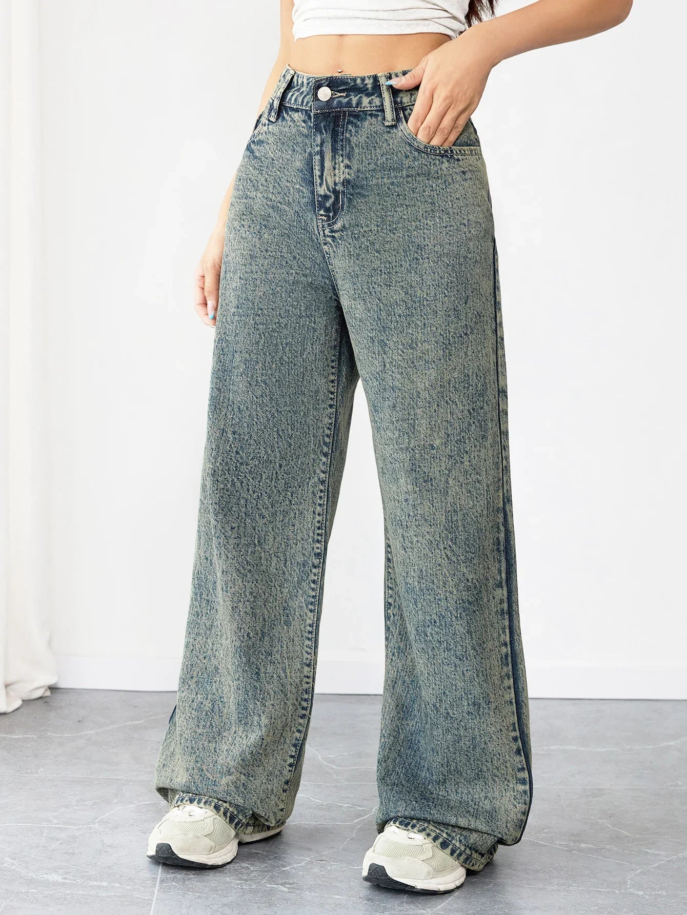👖 Chic Wide-Leg Vintage Denim Jeans ✨