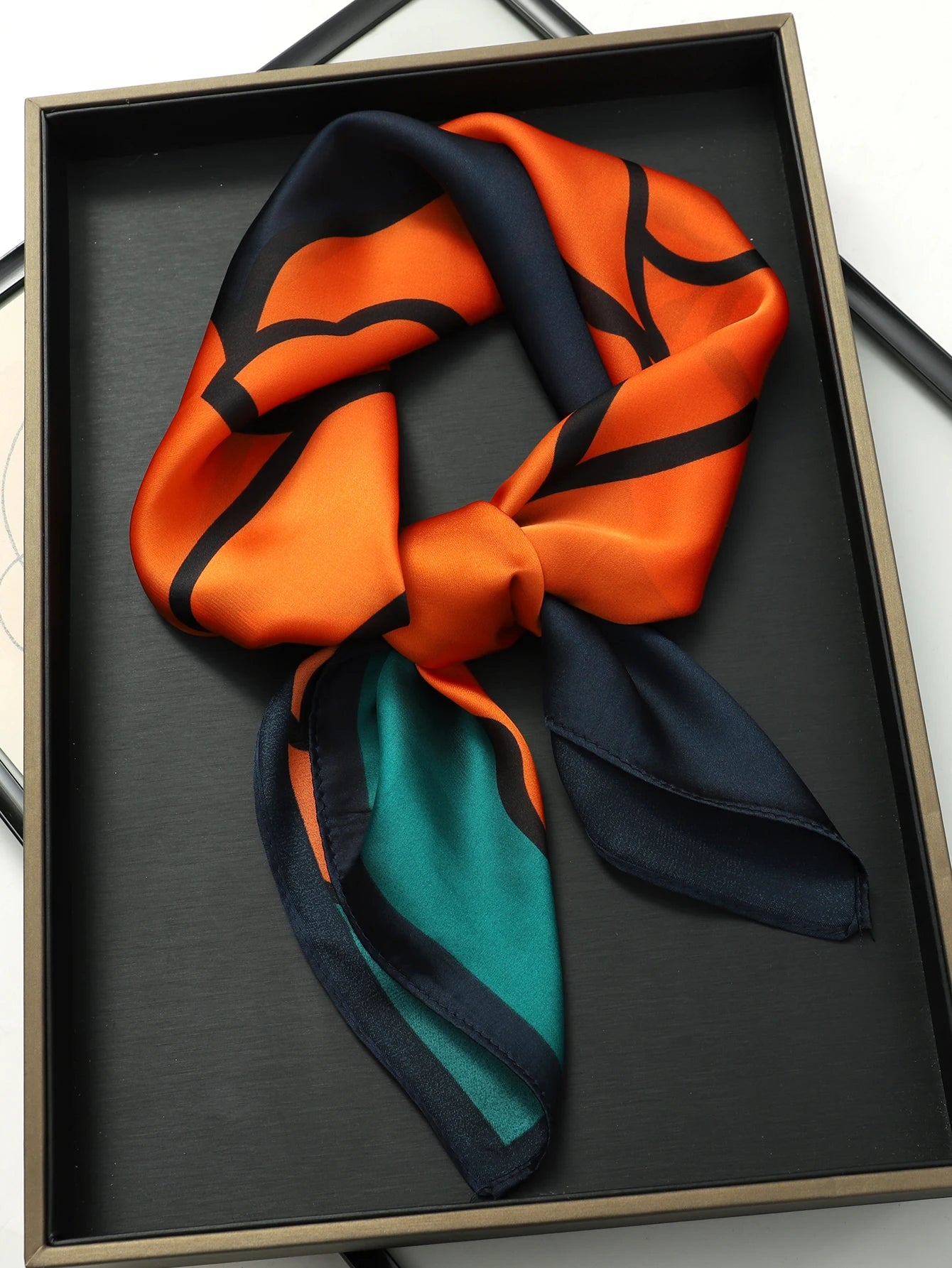 Women’s Luxury Cat Print Silk Square Scarf (70cm)