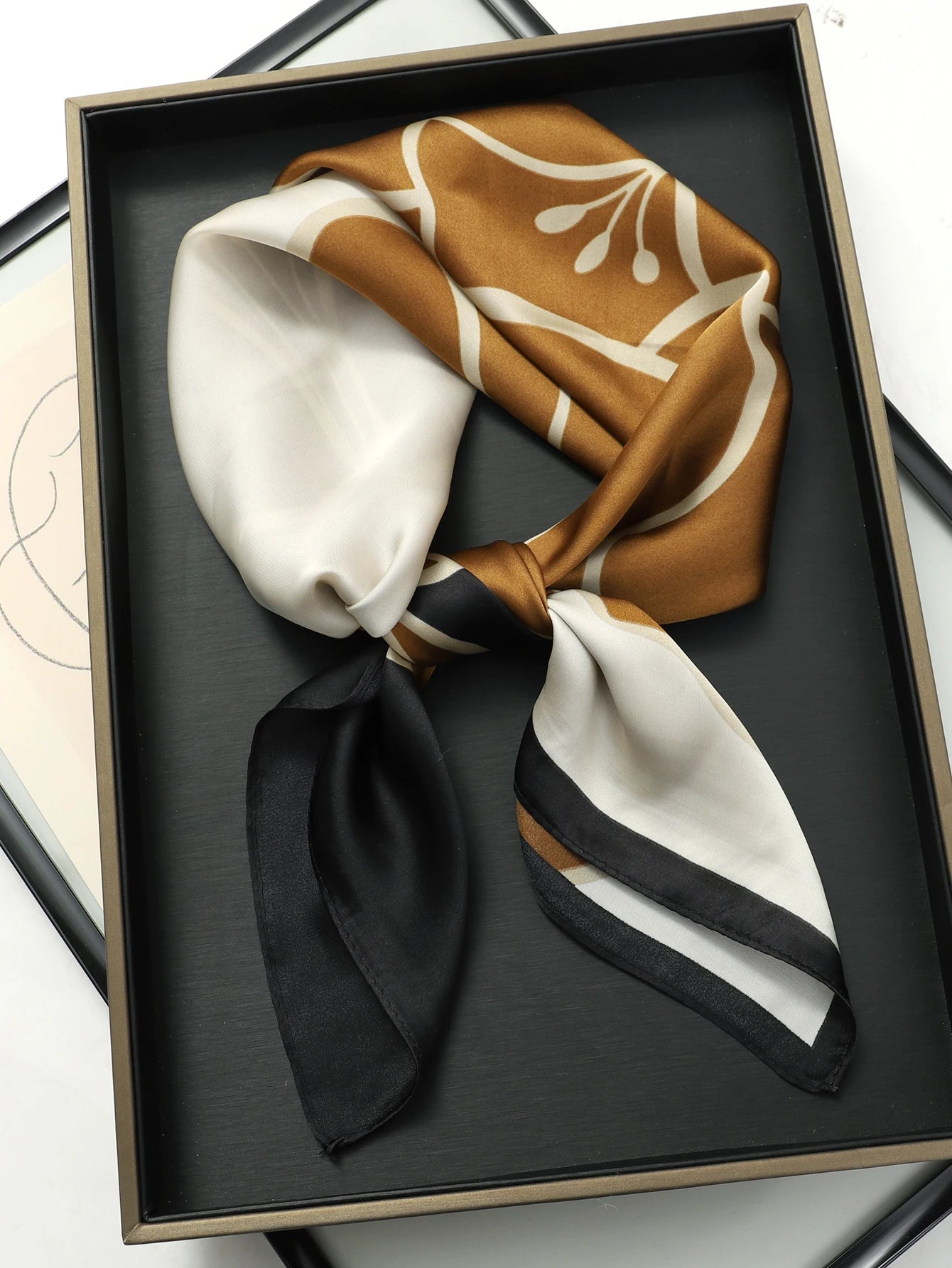 Women’s Luxury Cat Print Silk Square Scarf (70cm)