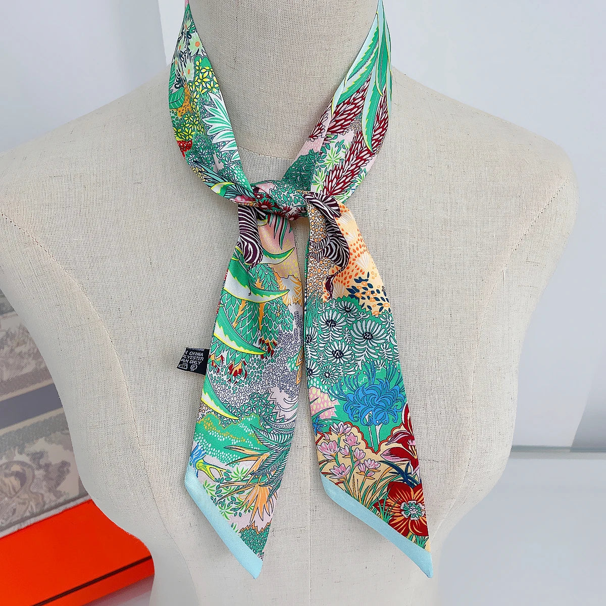 🧣 Glomexia Silk Print Hair Scarf – Elegant Women Fashion Wrap ✨