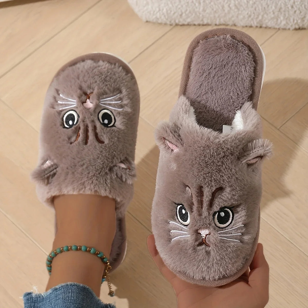 Plush Cat Winter Slippers 🐾❄️